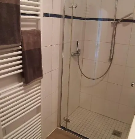 Gaestezimmer Gemuetlich Und Modern Fuer 1-2 Personen Проживание в семье *